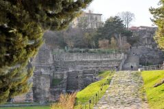 Lyon-46
